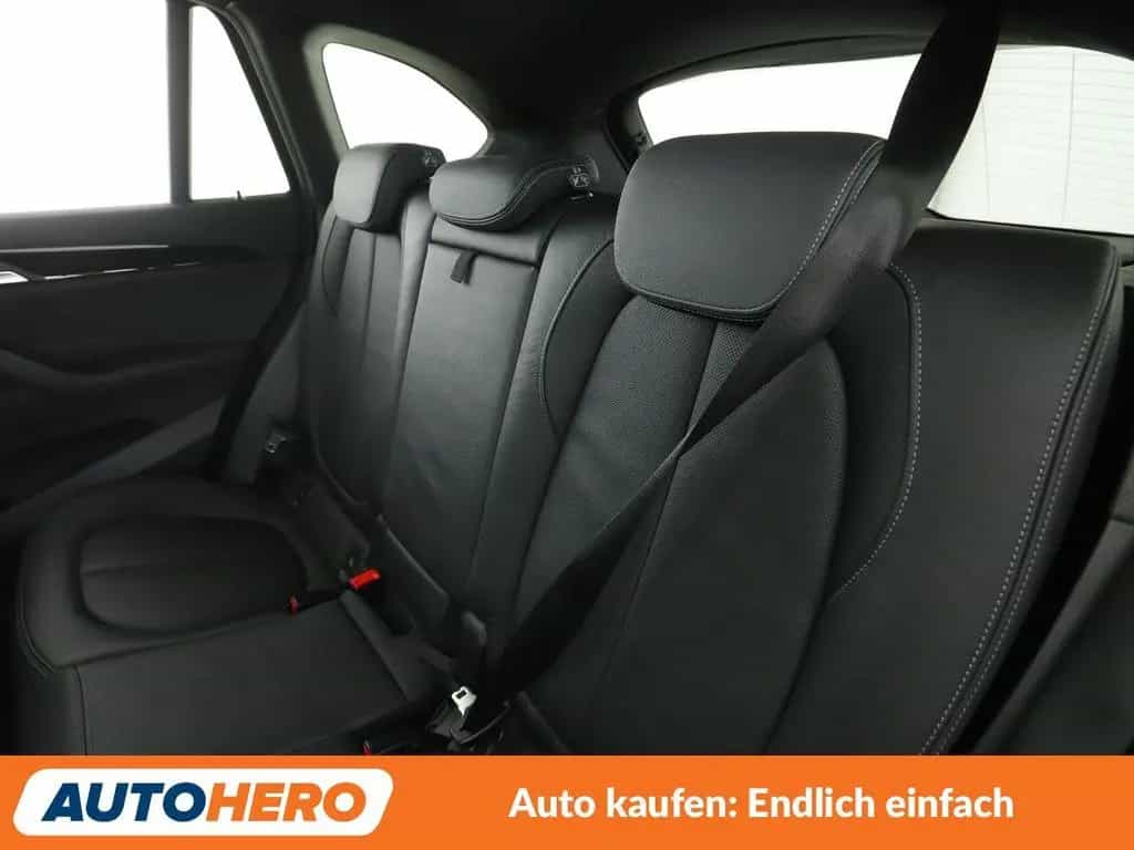 BMW X1 xDrive 20d Sport Line Aut.*NAV*LED*TEMPO*SHZ*PDC 09/2017-photo-13
