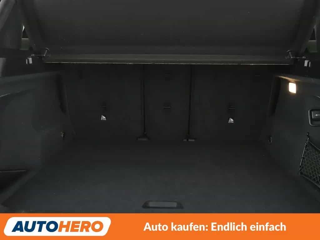 BMW X1 xDrive 20d Sport Line Aut.*NAV*LED*TEMPO*SHZ*PDC 09/2017-photo-17