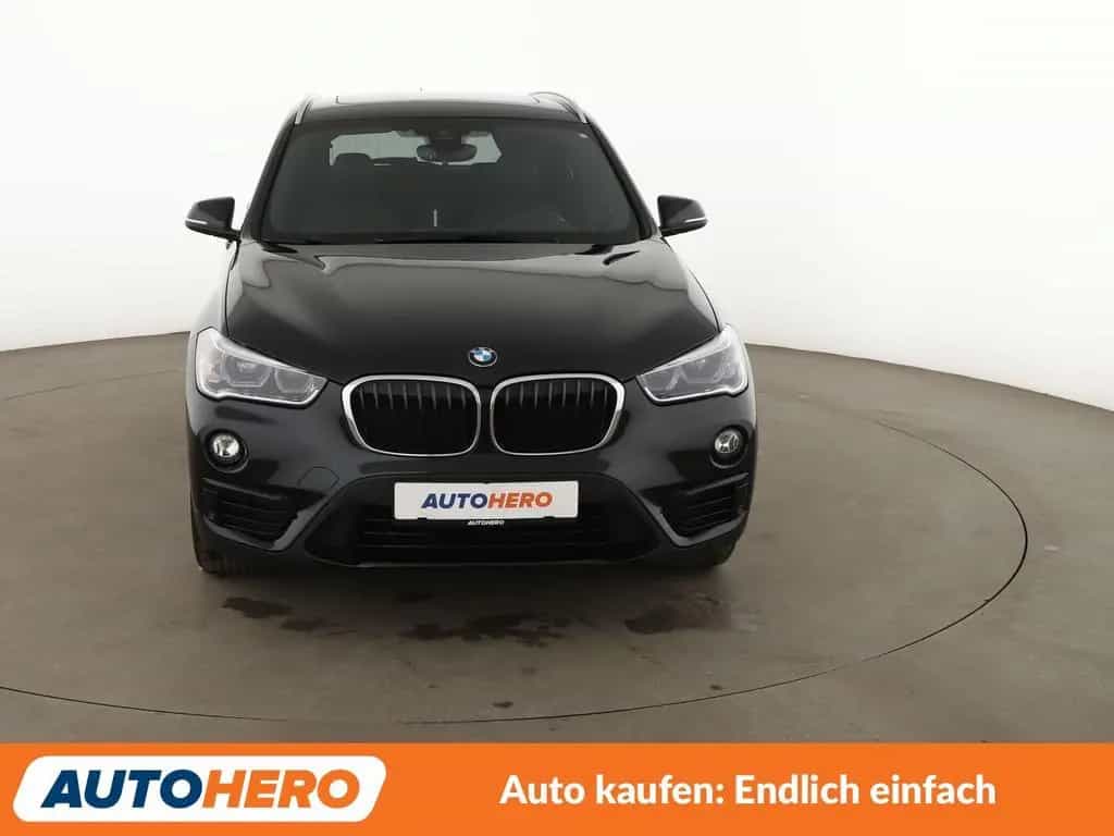 BMW X1 xDrive 20d Sport Line Aut.*NAV*LED*TEMPO*SHZ*PDC 09/2017-photo-8