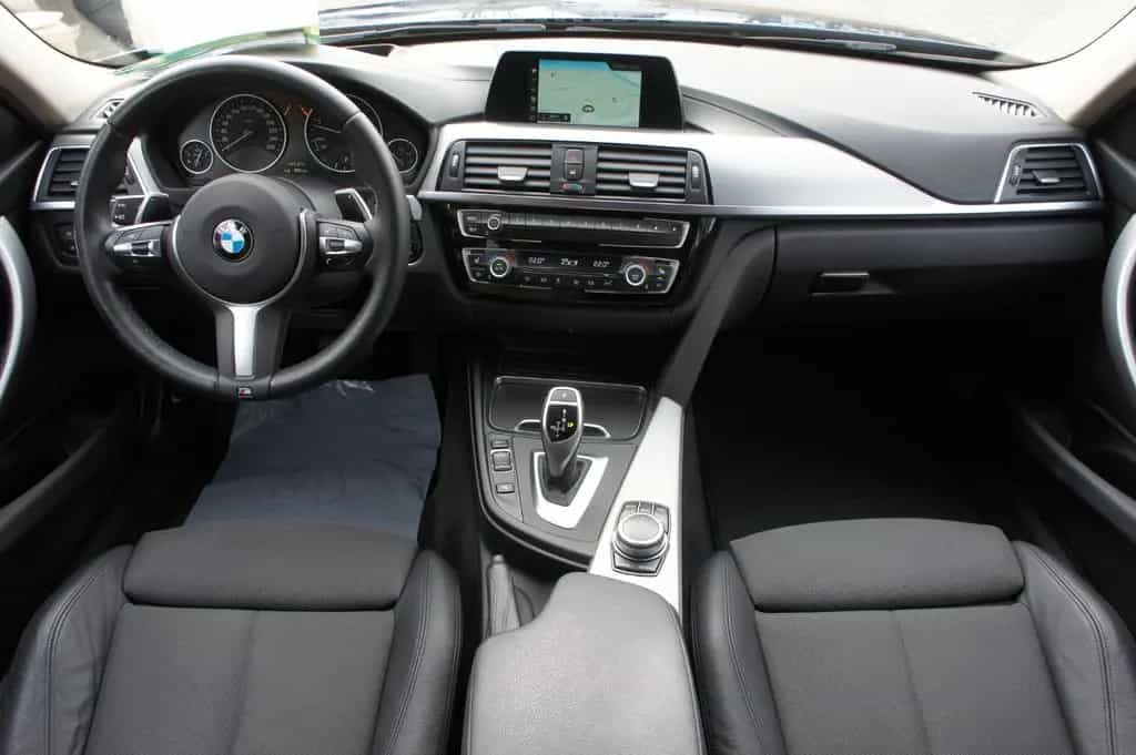 BMW 320 d Touring xDrive Sport-Line *LED*NAVI*KAMERA* 03/2019-photo-13