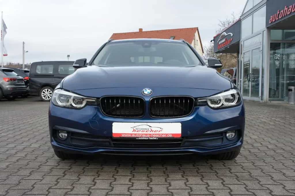 BMW 320 d Touring xDrive Sport-Line *LED*NAVI*KAMERA* 03/2019-photo-2