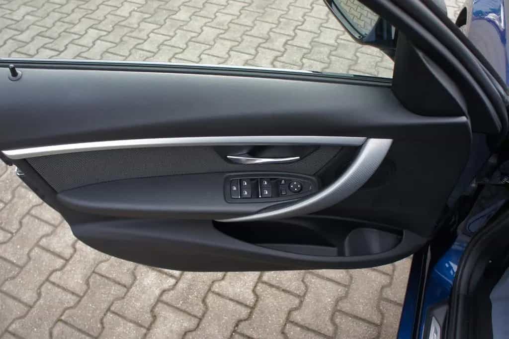 BMW 320 d Touring xDrive Sport-Line *LED*NAVI*KAMERA* 03/2019-photo-21