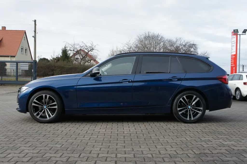 BMW 320 d Touring xDrive Sport-Line *LED*NAVI*KAMERA* 03/2019-photo-4