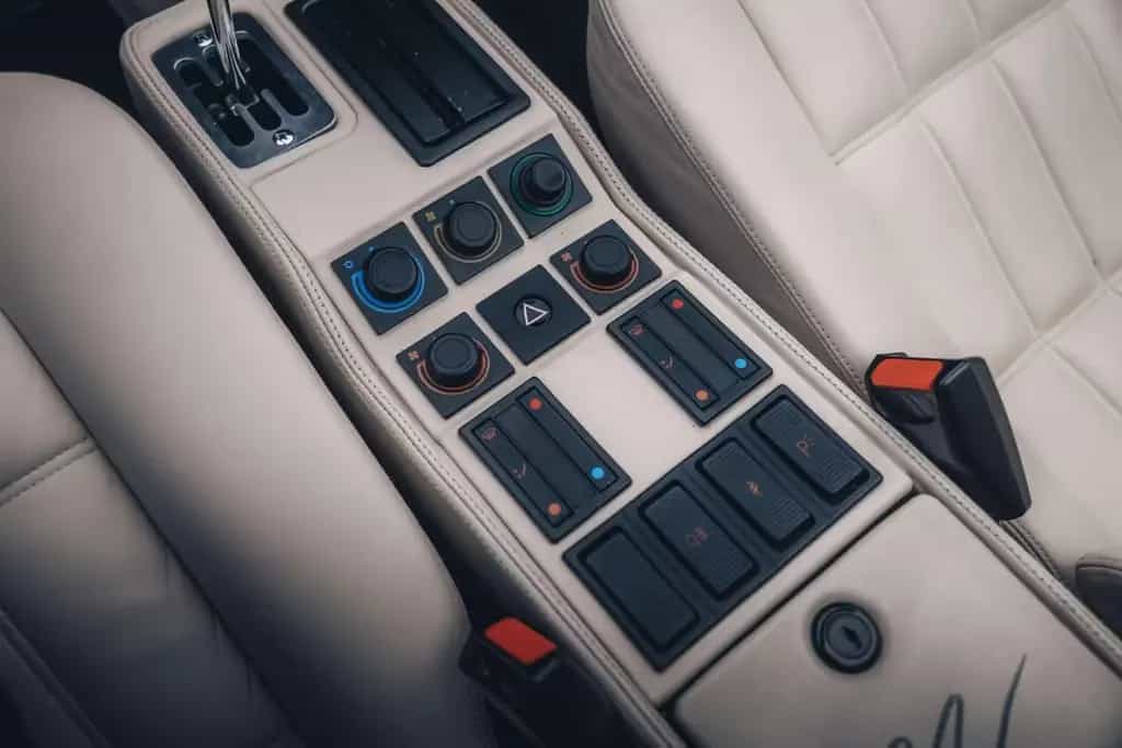 Ferrari 328 GTS / Rosso Corsa / Crema Leather 09/1986-photo-15