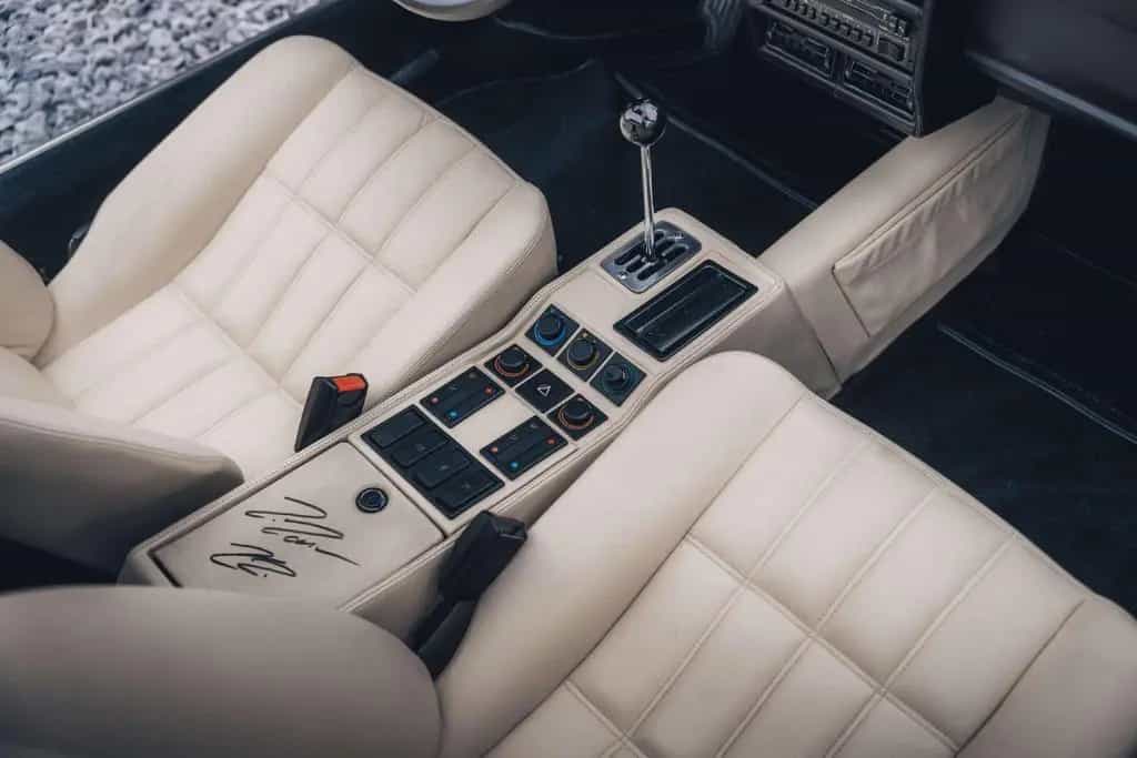 Ferrari 328 GTS / Rosso Corsa / Crema Leather 09/1986-photo-17
