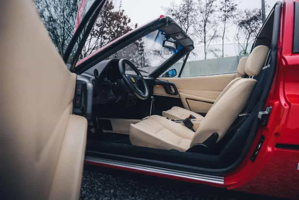 Ferrari 328 GTS / Rosso Corsa / Crema Leather 09/1986-photo-18