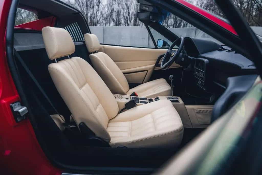 Ferrari 328 GTS / Rosso Corsa / Crema Leather 09/1986-photo-22