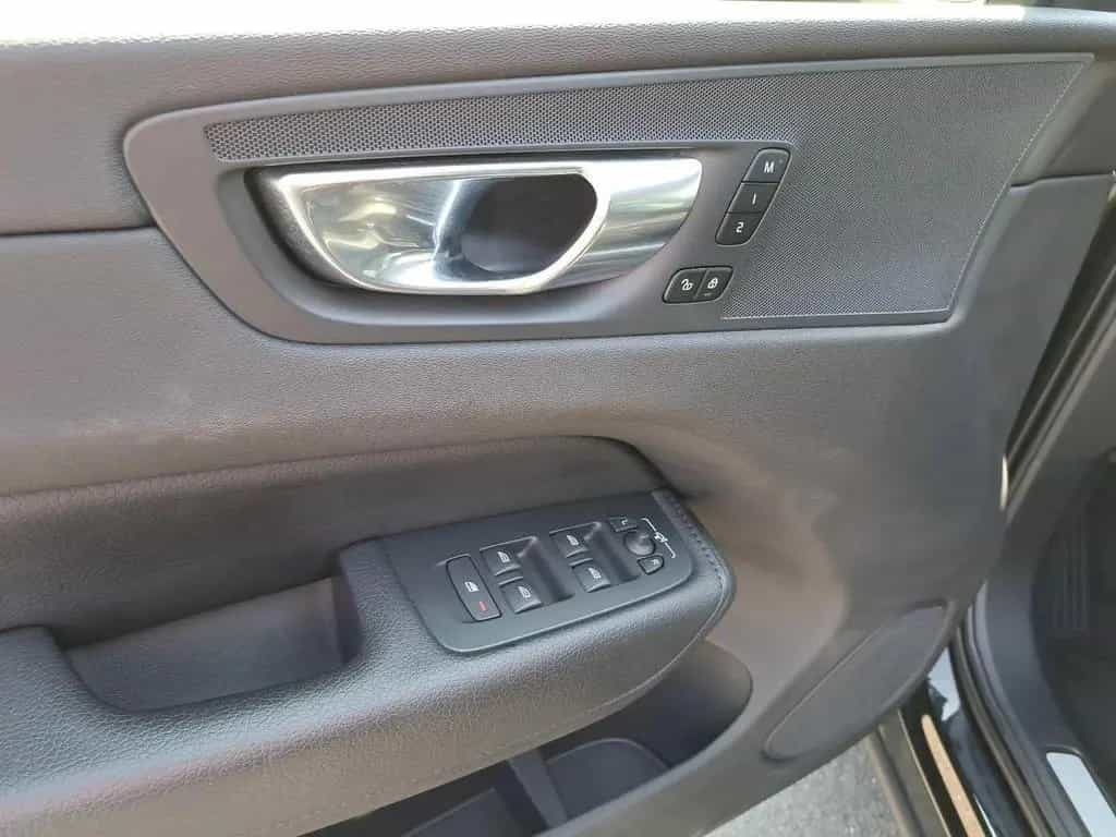 Volvo XC60 2.0 Inscription Allrad Diesel 05/2022-photo-10