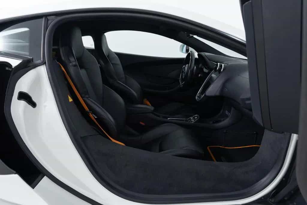 McLaren 540C 01/2019-photo-15