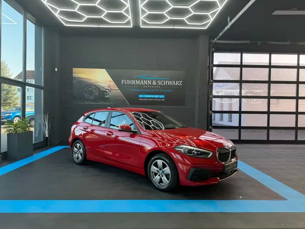 BMW 118 i Aut.Advantage+AHK+Navi+Leder+DAB+VirtualC. 12/2021-photo-0