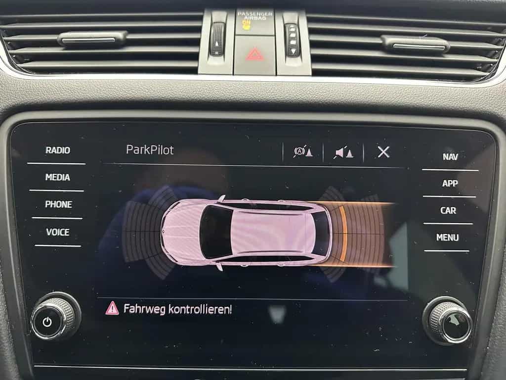 Skoda Octavia Style "NAVI-SITZH-MULTI-PDC-ALU-8 FACH" 04/2018-photo-15