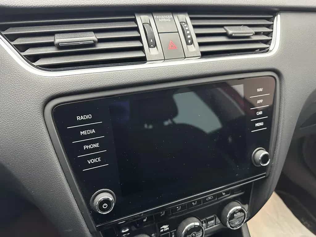 Skoda Octavia Style "NAVI-SITZH-MULTI-PDC-ALU-8 FACH" 04/2018-photo-17
