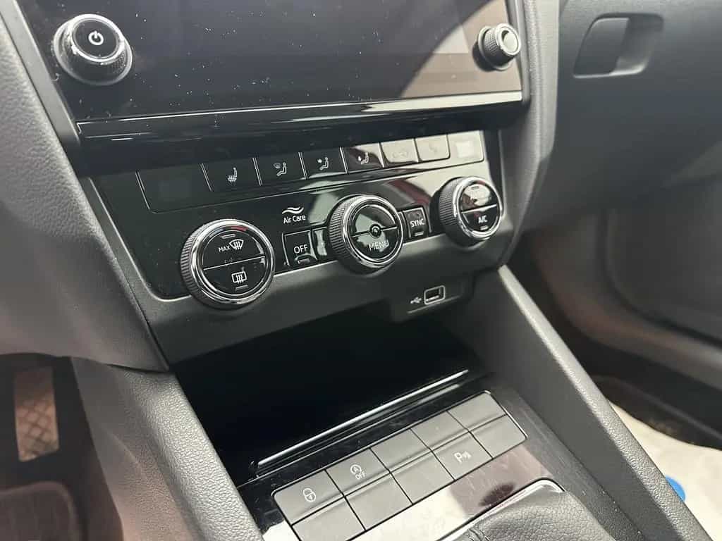 Skoda Octavia Style "NAVI-SITZH-MULTI-PDC-ALU-8 FACH" 04/2018-photo-18