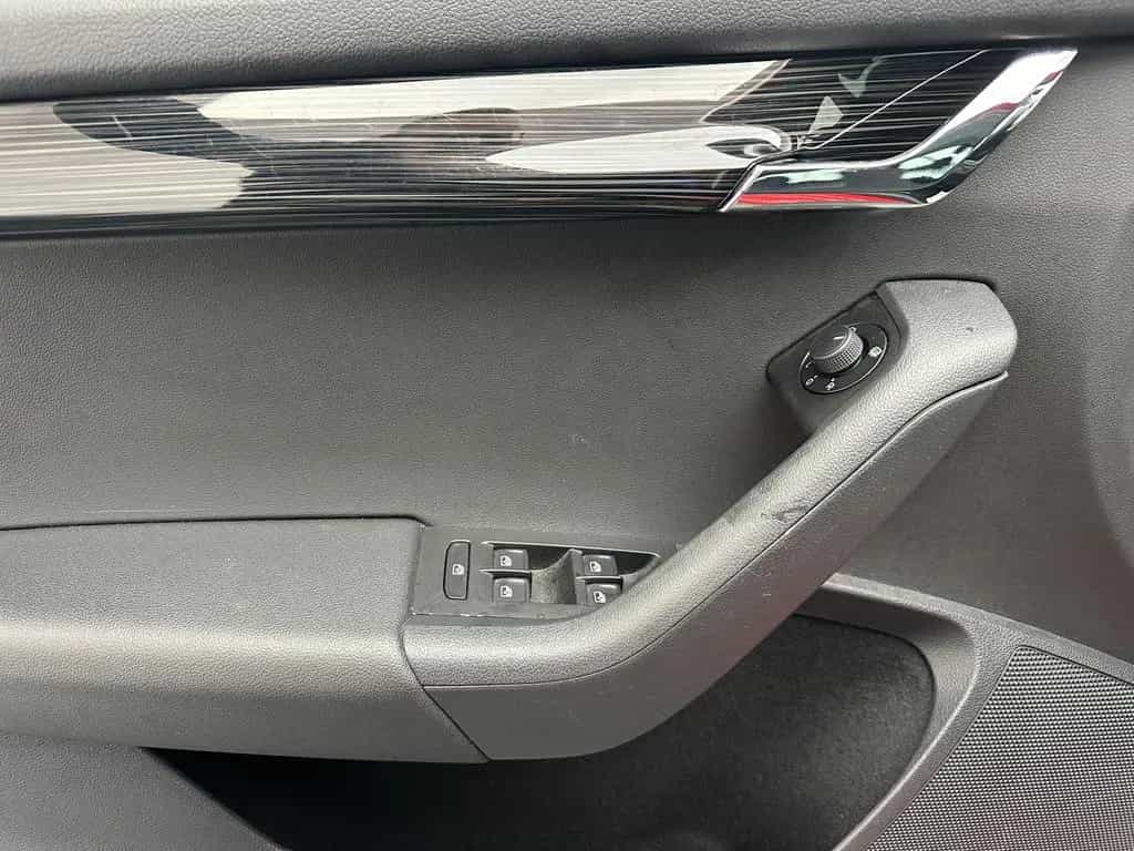 Skoda Octavia Style "NAVI-SITZH-MULTI-PDC-ALU-8 FACH" 04/2018-photo-19