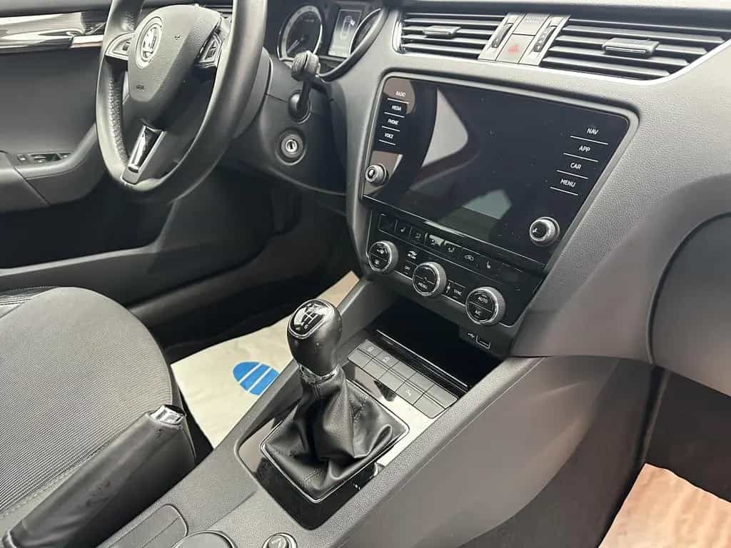 Skoda Octavia Style "NAVI-SITZH-MULTI-PDC-ALU-8 FACH" 04/2018-photo-9