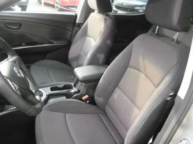 KGM Tivoli 1,5 AUTOMATIC Essential Plus METALLIC/AC null-photo-11