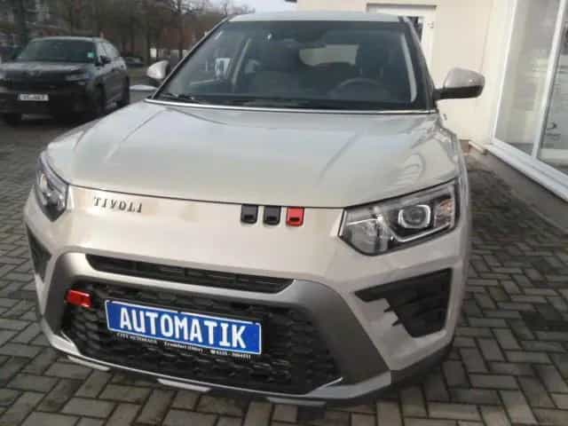 KGM Tivoli 1,5 AUTOMATIC Essential Plus METALLIC/AC null-photo-2