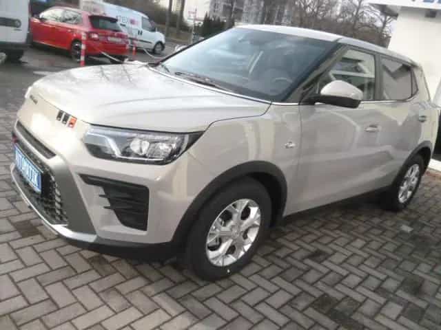 KGM Tivoli 1,5 AUTOMATIC Essential Plus METALLIC/AC null-photo-4