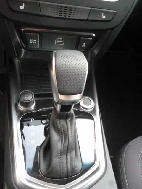 KGM Tivoli 1,5 AUTOMATIC Essential Plus METALLIC/AC null-photo-9