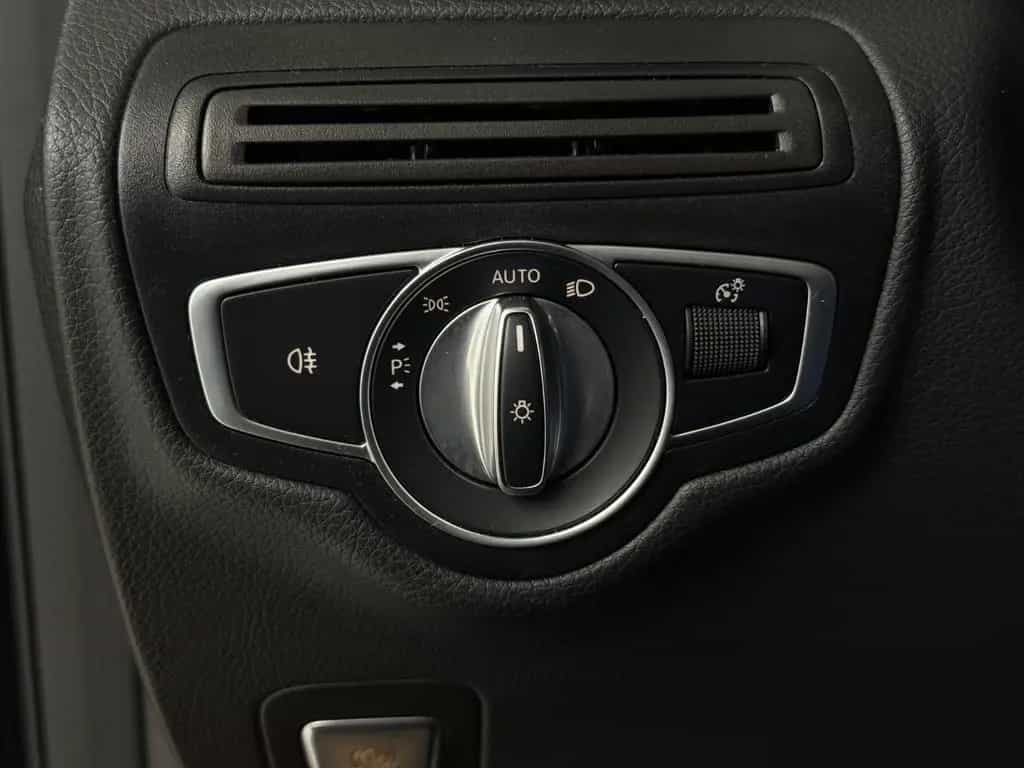 Mercedes-Benz GLC-Class 200 4MATIC AMG Line*Pano*LED*Apple|Android* 11/2019-photo-23