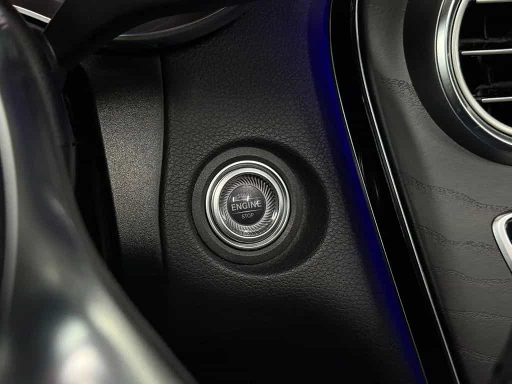 Mercedes-Benz GLC-Class 200 4MATIC AMG Line*Pano*LED*Apple|Android* 11/2019-photo-26