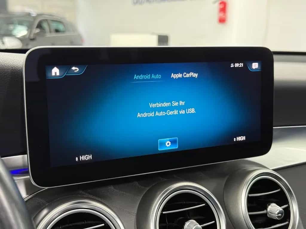 Mercedes-Benz GLC-Class 200 4MATIC AMG Line*Pano*LED*Apple|Android* 11/2019-photo-28