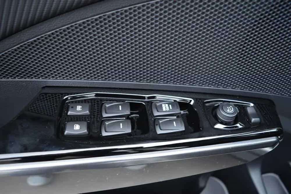 KGM Tivoli 1.5 T-GDI Essential *Cam+PDC+DAB+SH+Navi* 03/2026-photo-13