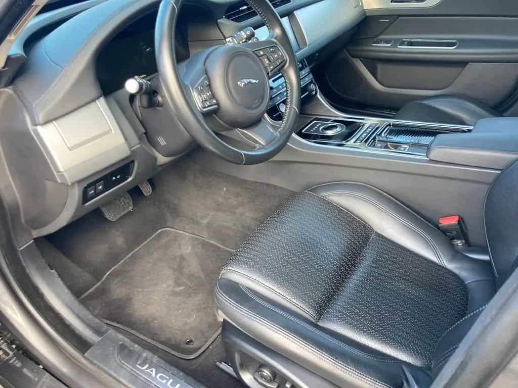 Jaguar XF 30d 300PS Prestige Automatik Prestige 03/2017-photo-4
