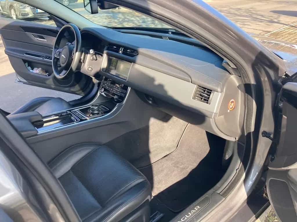 Jaguar XF 30d 300PS Prestige Automatik Prestige 03/2017-photo-6