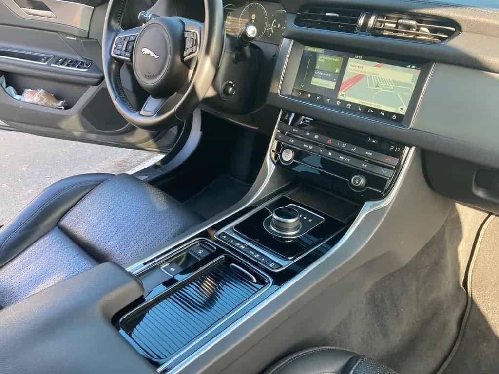 Jaguar XF 30d 300PS Prestige Automatik Prestige 03/2017-photo-8