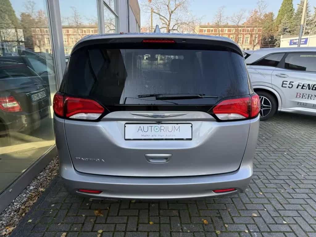 Chrysler Pacifica LPG AUTO. 7 SITZER LEDER SZHZG KAM 07/2017-photo-4