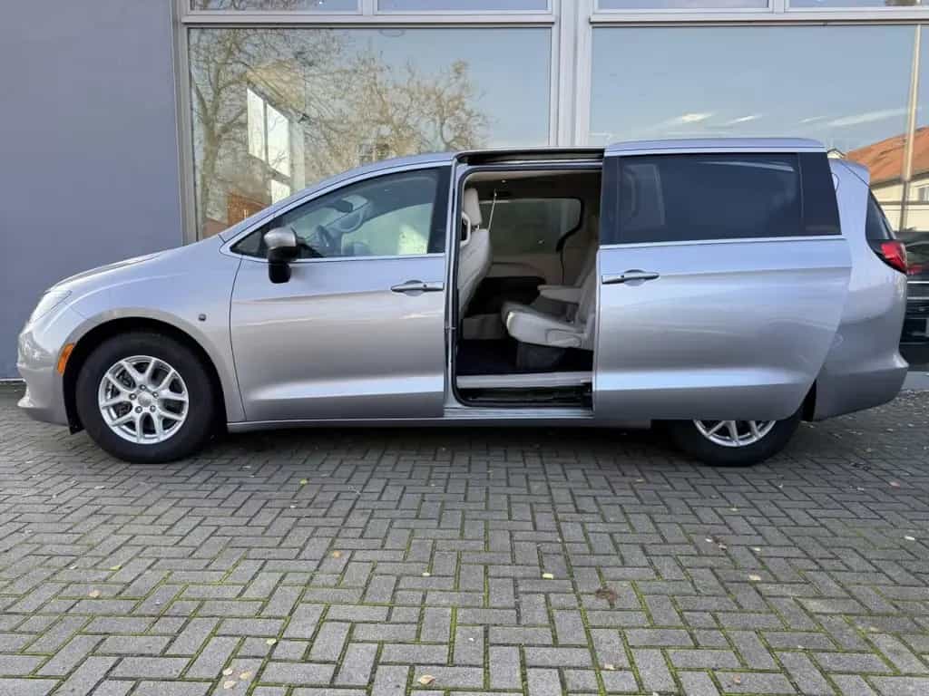 Chrysler Pacifica LPG AUTO. 7 SITZER LEDER SZHZG KAM 07/2017-photo-8