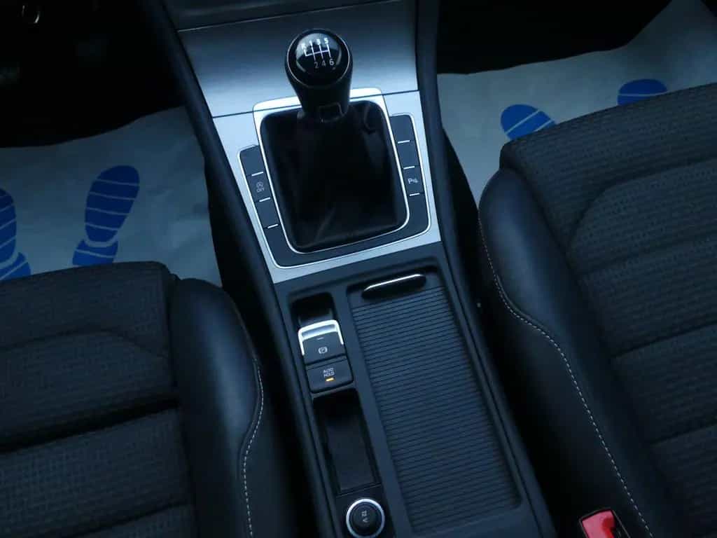 Volkswagen Golf 7 Lim. Comfortline Bi-Xenon BMT PDC Navi 04/2017-photo-14