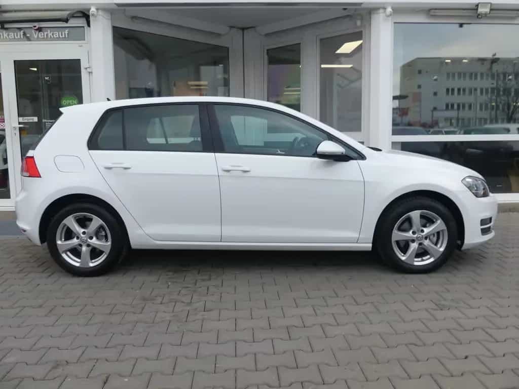 Volkswagen Golf 7 Lim. Comfortline Bi-Xenon BMT PDC Navi 04/2017-photo-3