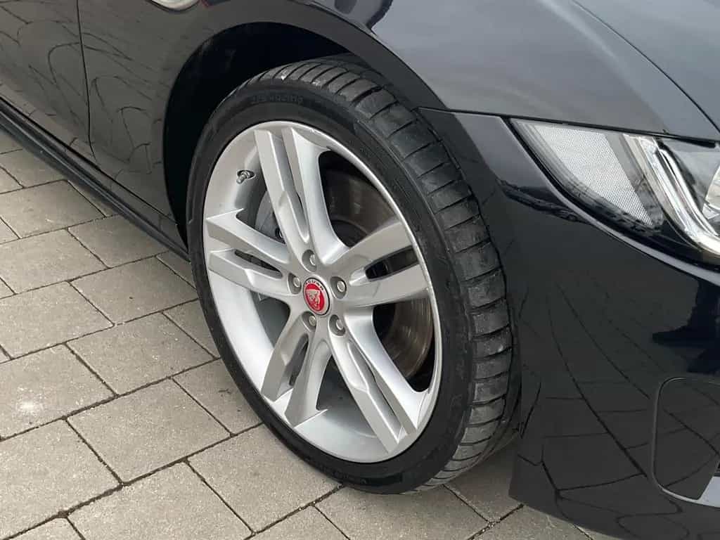 Jaguar XE R-Sport AWD Lane LED Navi RFK SHZ ViCo 08/2018-photo-11