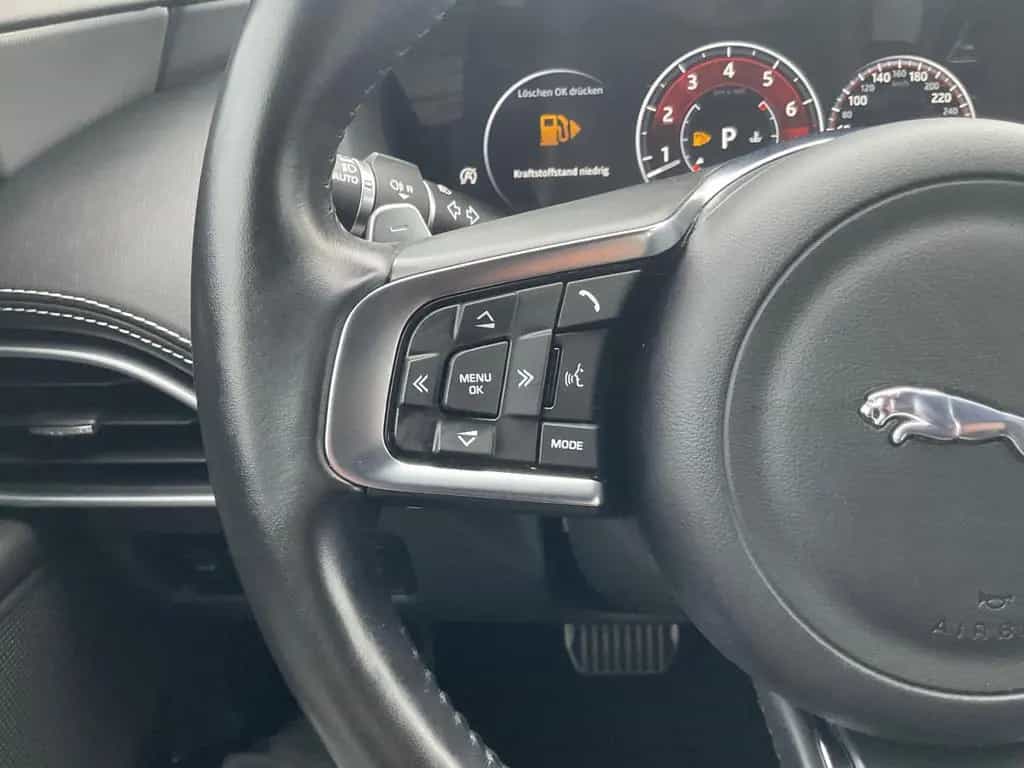 Jaguar XE R-Sport AWD Lane LED Navi RFK SHZ ViCo 08/2018-photo-22