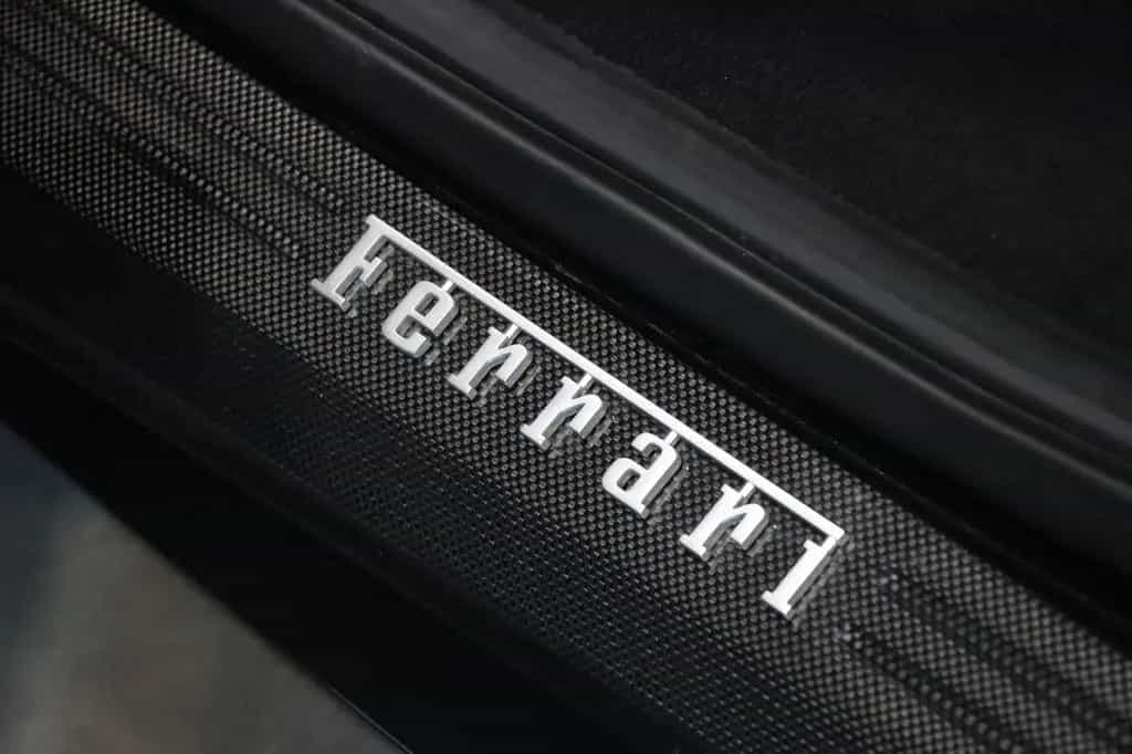 Ferrari 458 Italia - Carbon - JBL - Shields - LEDS 12/2011-photo-8