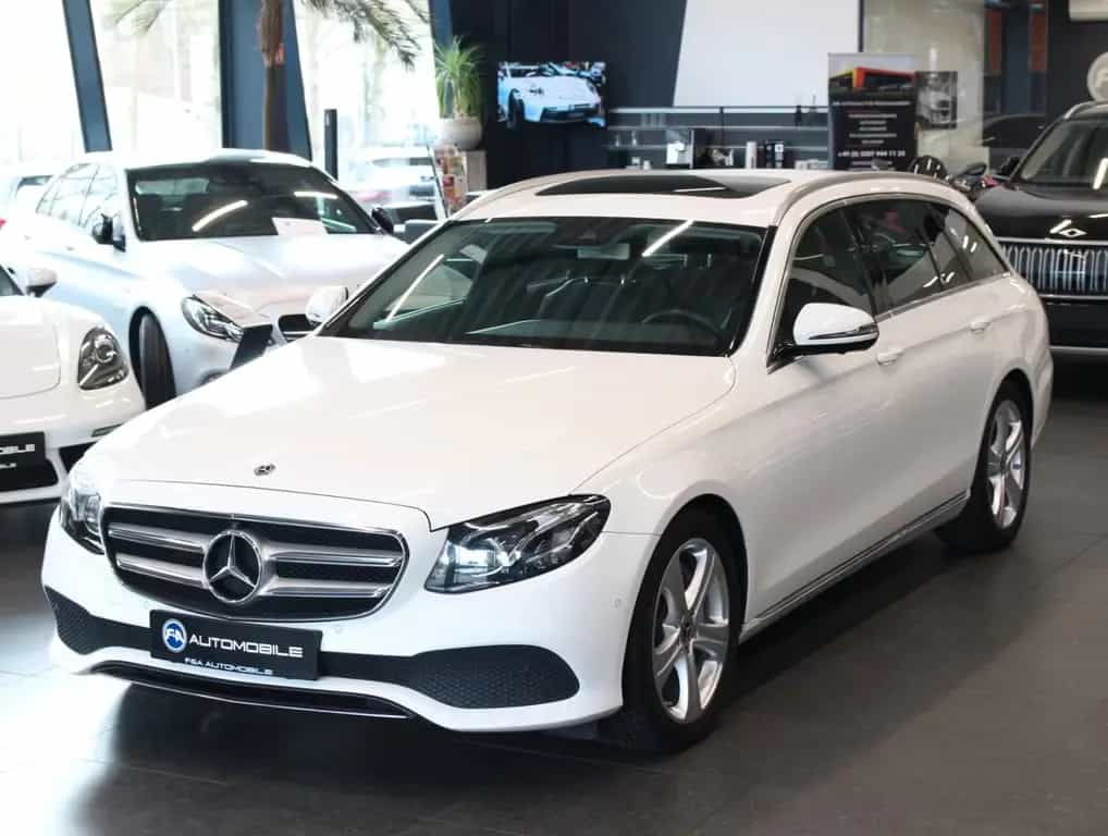 Mercedes-Benz E 350 d T Avantgarde 9G* 360 Kamera*LED.2Hand 07/2017-photo-0