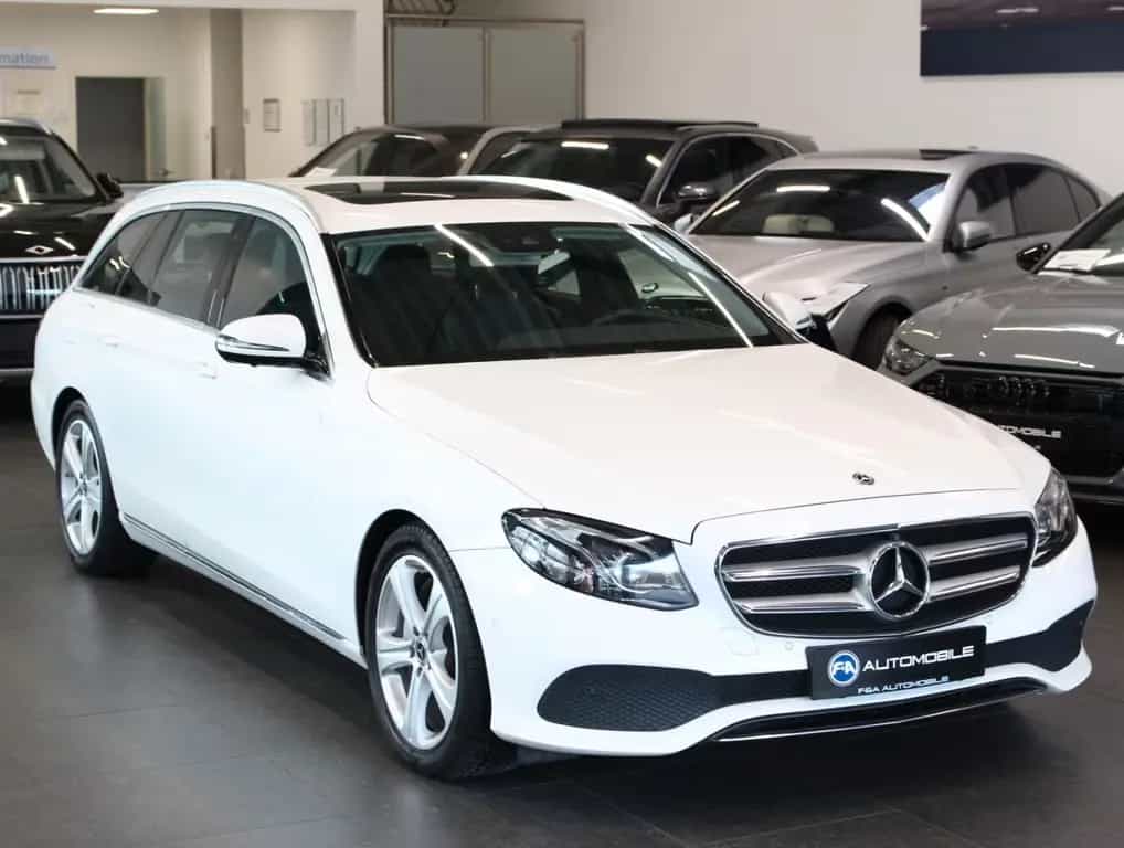 Mercedes-Benz E 350 d T Avantgarde 9G* 360 Kamera*LED.2Hand 07/2017-photo-1