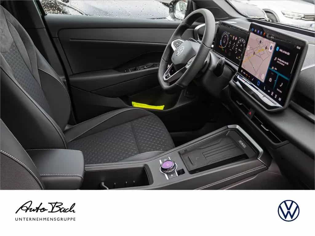 Volkswagen T-Roc R-Line 1.5 l eTSI OPF 110 kW (150 PS) 7-Ga null-photo-16