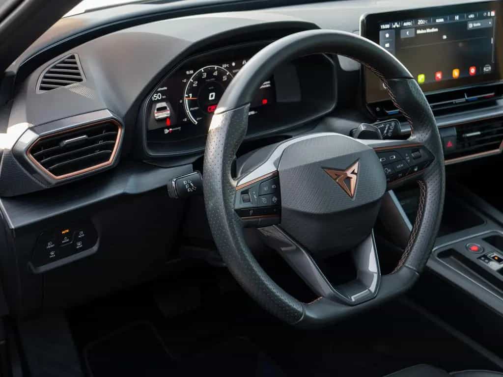 Cupra Leon 1.5 TSI PDC SHZ DCC KAMERA NAVI ACC LED 12/2023-photo-13