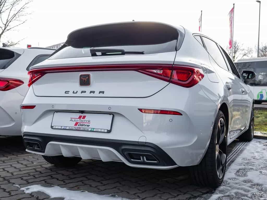 Cupra Leon 1.5 TSI PDC SHZ DCC KAMERA NAVI ACC LED 12/2023-photo-2