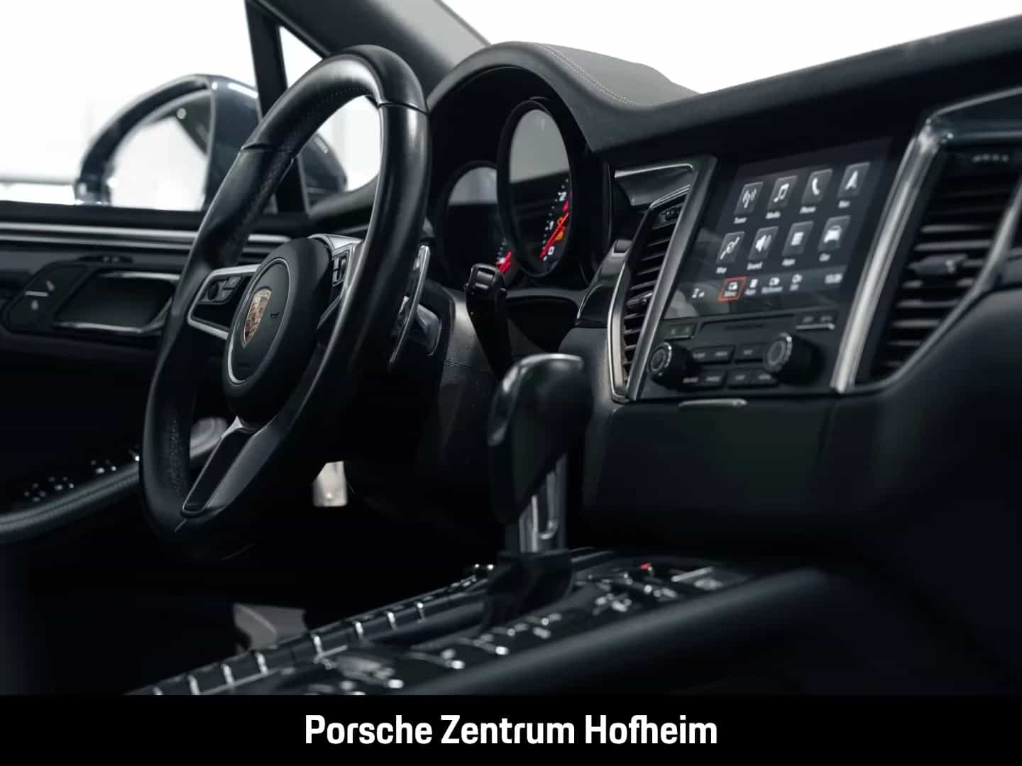 Porsche Macan 01/2017-photo-16
