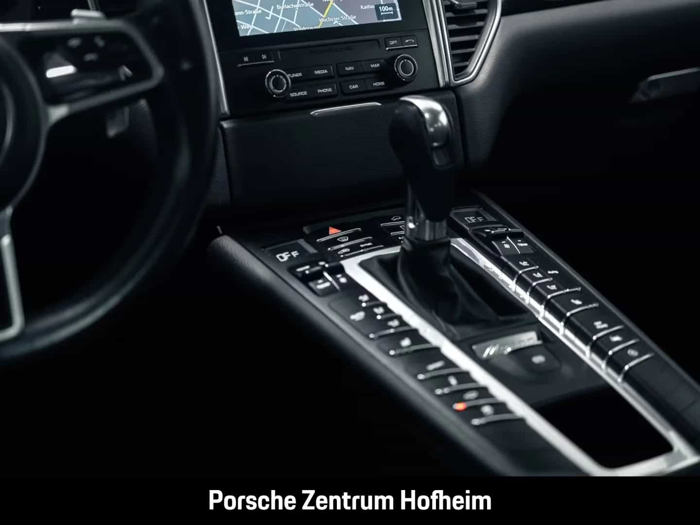 Porsche Macan 01/2017-photo-18