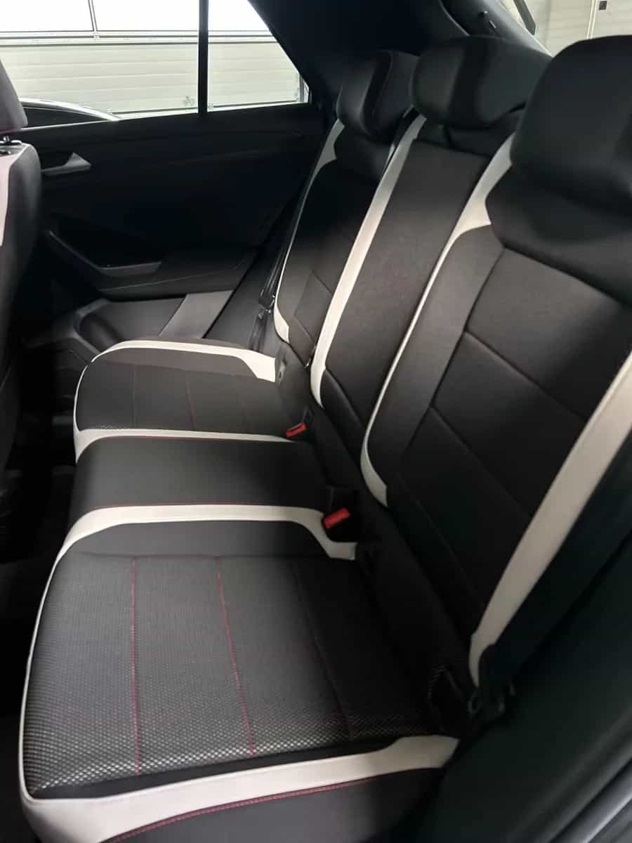 Volkswagen T-Roc 07/2018-photo-12
