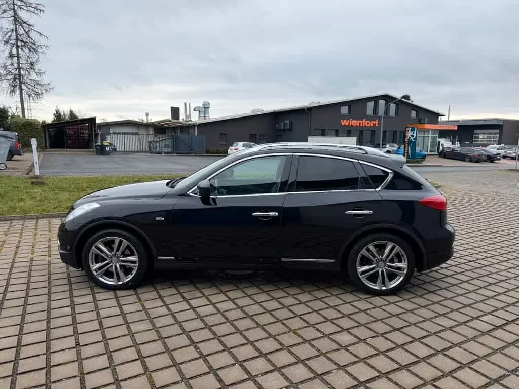 Infiniti EX30 EX EX30d 03/2011-photo-1