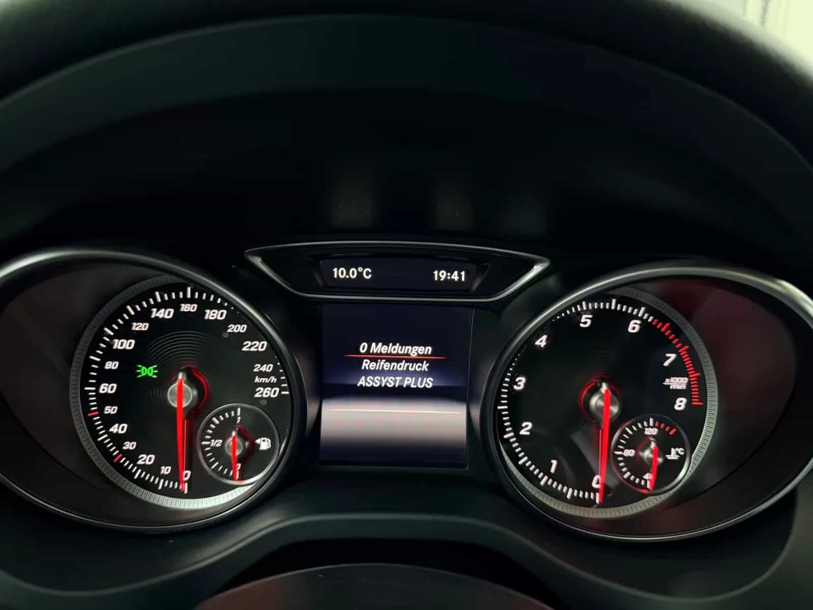Mercedes-Benz CLA-Class 180 11/2017-photo-24