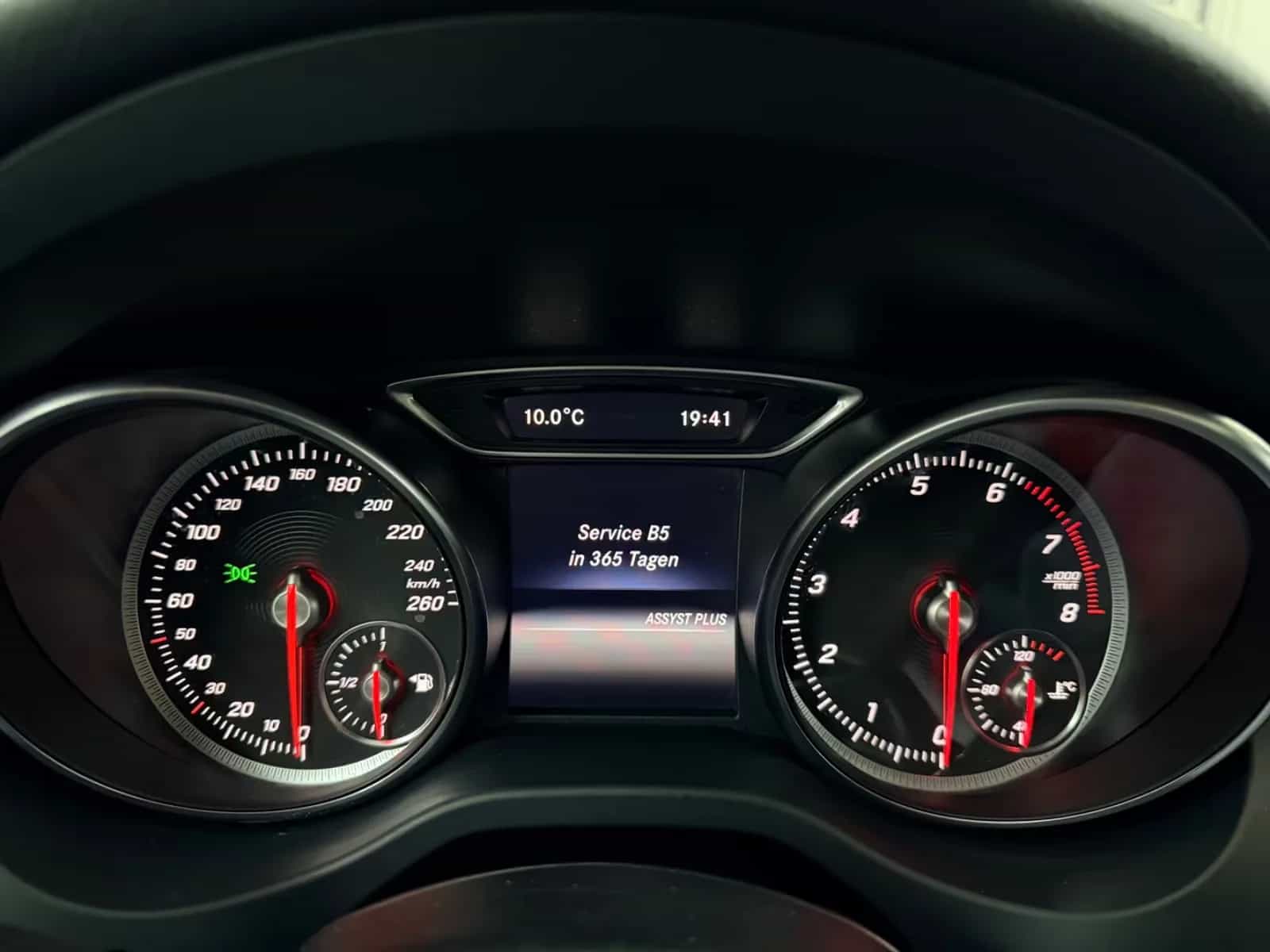 Mercedes-Benz CLA-Class 180 11/2017-photo-25