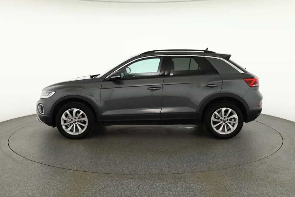 Volkswagen T-Roc 1.5 TSI DSG LED ACC Kamera 04/2025-photo-1