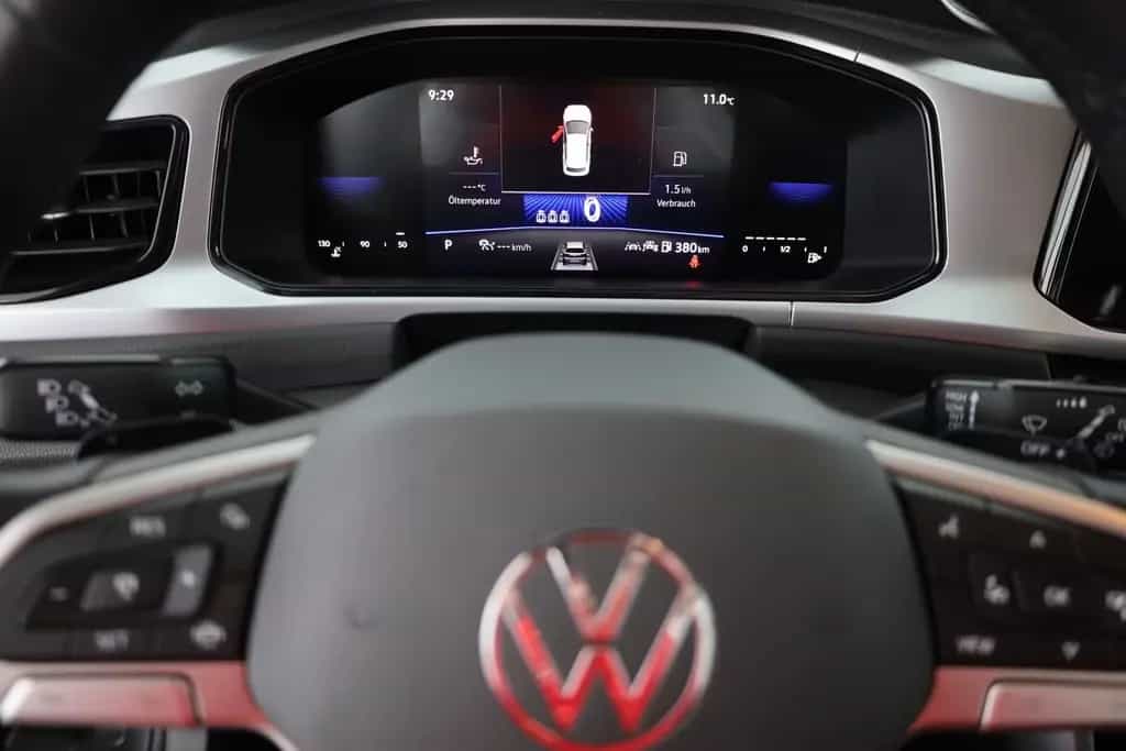 Volkswagen T-Roc 1.5 TSI DSG LED ACC Kamera 04/2025-photo-17